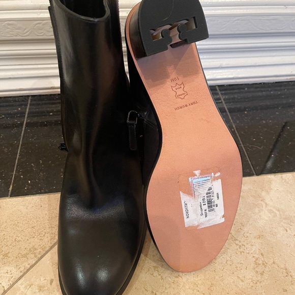 New Tory Burch stamped heel zip bootie - Picture 3 of 9